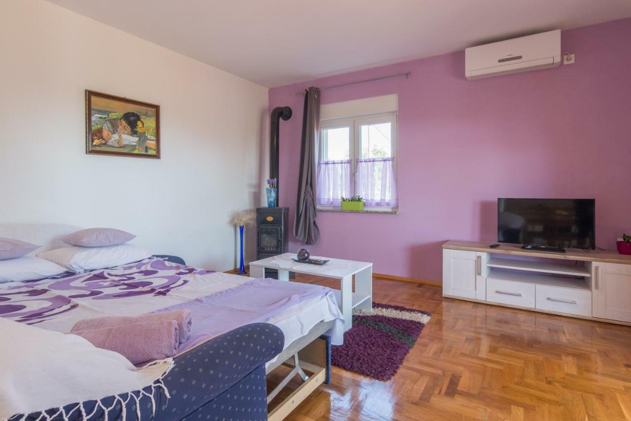 Apartments Lotus Sukosan Bagian luar foto